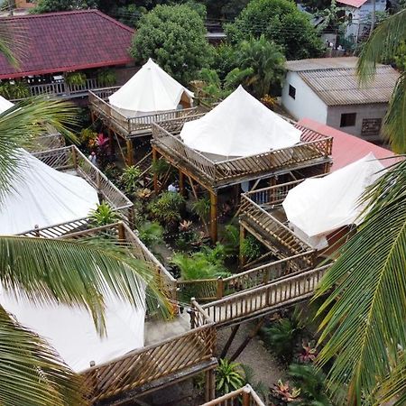 Glamping Due Amici Hotel ปาโลมิโน ภายนอก รูปภาพ