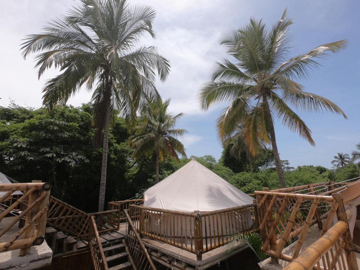 Glamping Due Amici Hotel ปาโลมิโน ภายนอก รูปภาพ