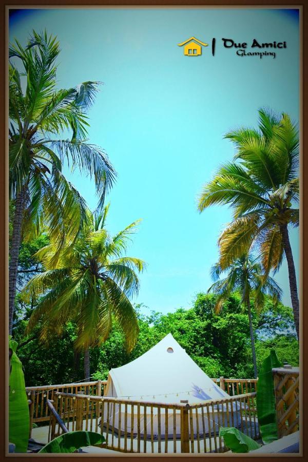 Glamping Due Amici Hotel ปาโลมิโน ภายนอก รูปภาพ