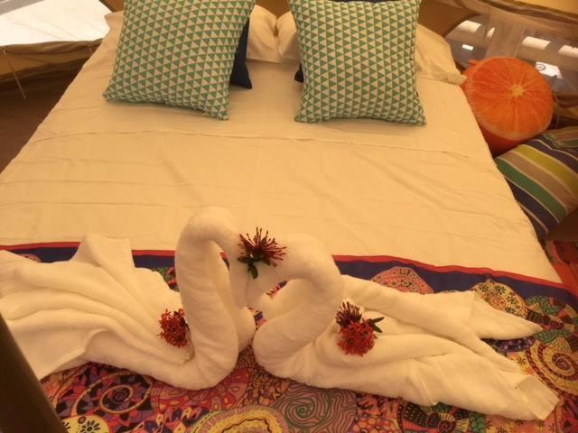 Glamping Due Amici Hotel ปาโลมิโน ภายนอก รูปภาพ